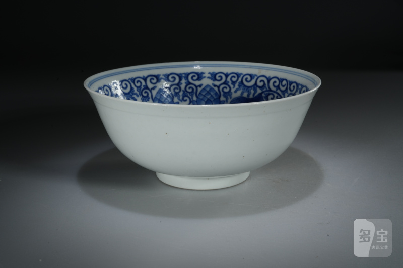 清同治 内青花莲花纹外白釉碗 - 图4